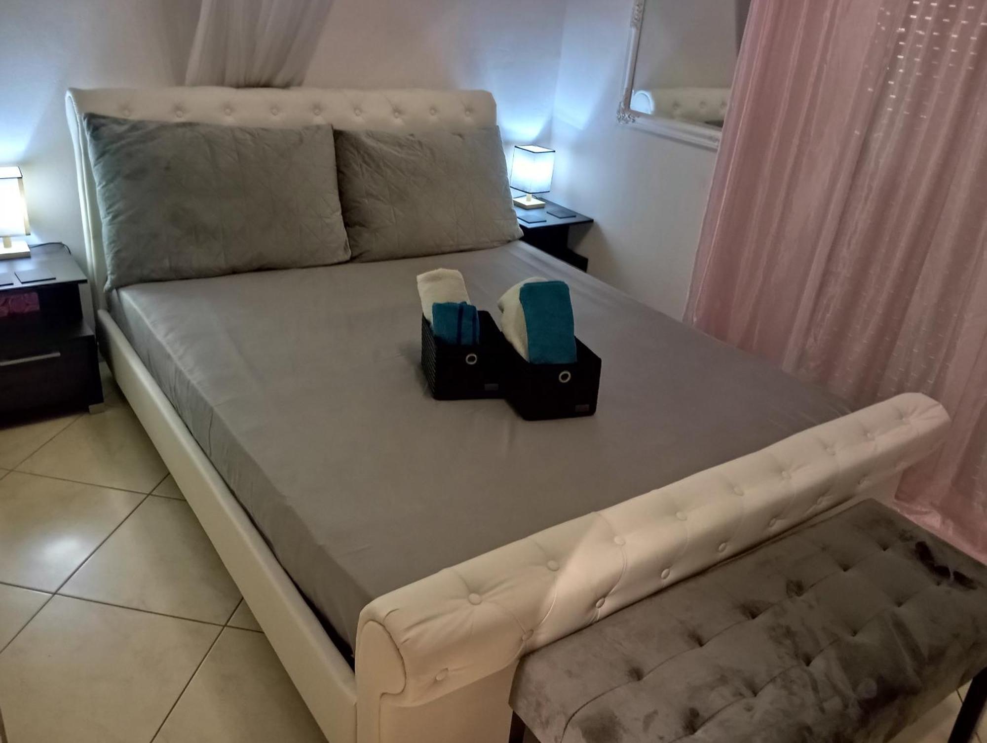 The Genius Apartment 3 Rooms, Α Floor 3 Υπνοδωμάτια, A Όροφος Афины Экстерьер фото